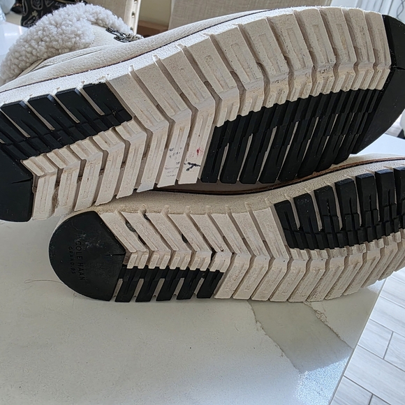 Cole Haan Cream Winter Boots with Sherpa Lining Size 9.5 B Excellent condition. - Picture 3 of 6
